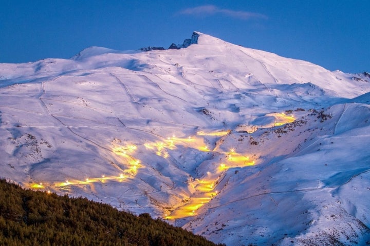 Actividades en Sierra Nevada (Granada): pistas iluminadas