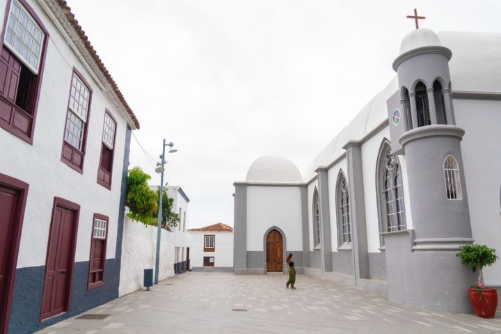 .Iglesia de San Marcos Evangelista, con su cúpula blanca.