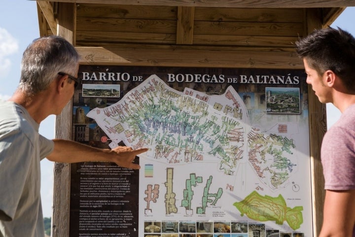 Cartel barrio bodegas Baltanás