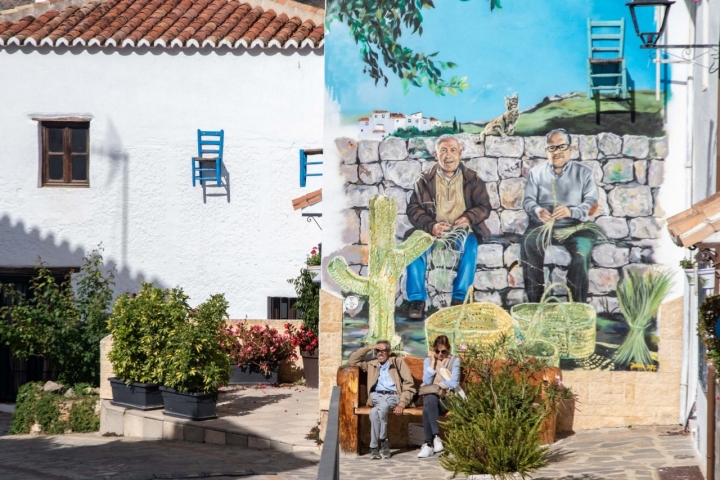 El mural que homenajea a los vecinos Mateo Peña y Vicente Sánchez.