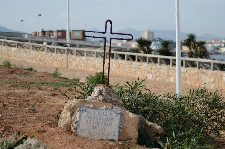 El pueblo recuerda aún el naufragio de El Sirio hace más de un siglo. Foto: Ramón Peco y Manuela Martínez.