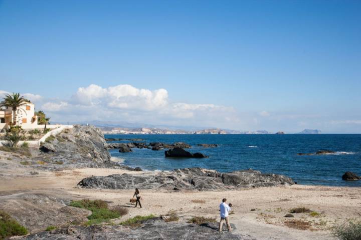 Cala Panizo es una playa familiar debido a su fácil acceso.