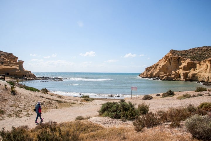 Con apenas 150 metros, es una bella piscina natural de aguas cristalinas. Foto: Antonio Pérez.