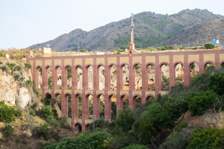 El acueducto sobre el río Chillar.