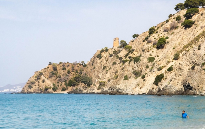 El Cañuelo, una de las playas más espectaculares de toda la Costa del Sol.