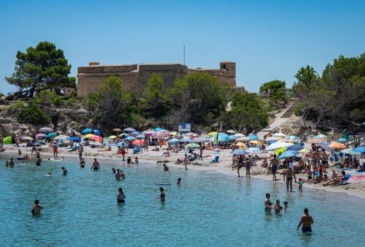 Calas de L'Ametlla de Mar (Tarragona): castillo de Sant Jordi de Cala Sant Jordi