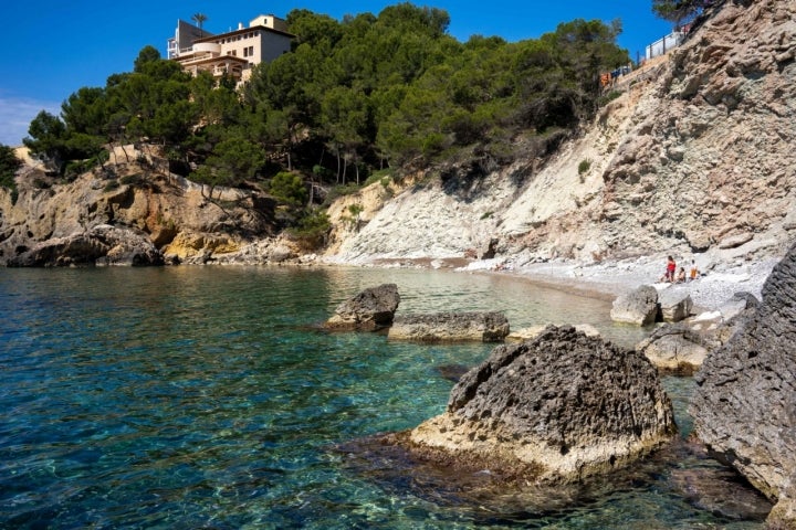 Cala Cranc es una de las joyas que esconde con mucho celo el municipio de Andratx.