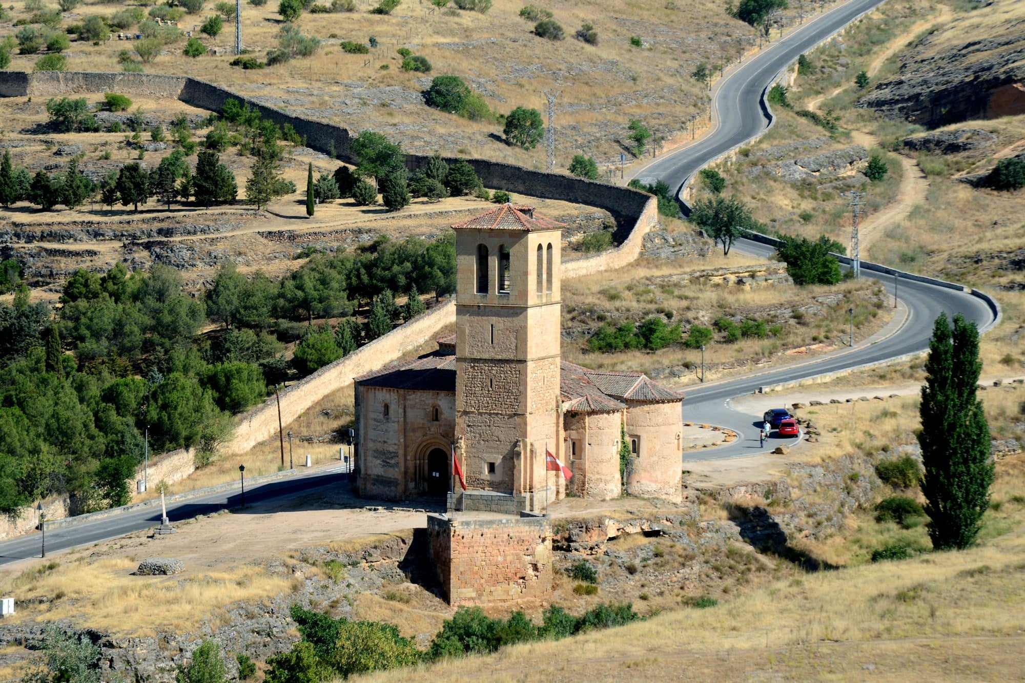 De castillo a castillo, una travesía por los solitarios campos castellanos