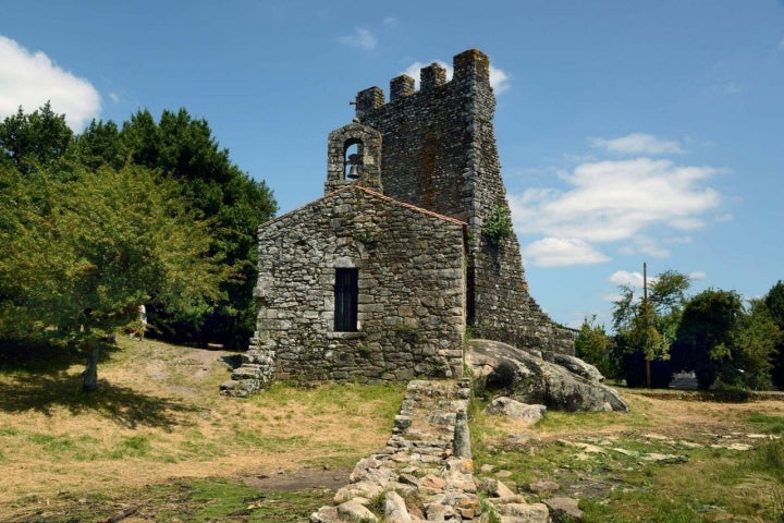 Ermita Santiago Catoira