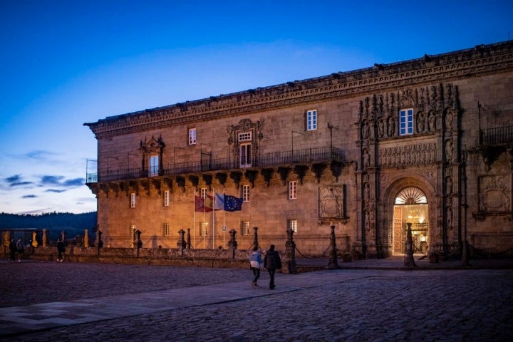 Fachada renacentista de los Reyes Católicos, en la Plaza del Obradoiro.