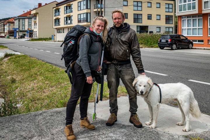 Eva y Charlie viven en Marsella y llevan 800 km recorridos con su perro.