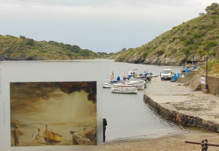 Reproducciones de cuadros de Dalí situadas en el mismo lugar donde se concibieron.