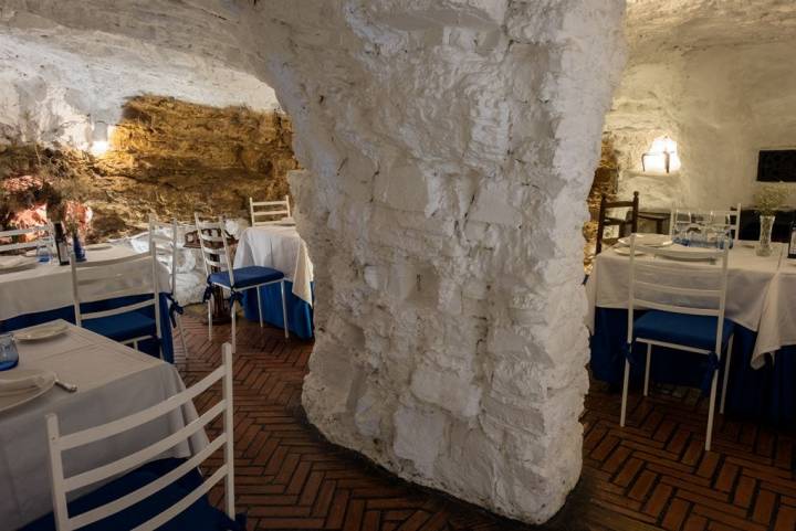 Restaurante 'La Cueva de la Martina'. Uno de los lugares más originales del pueblo para ir a comer.