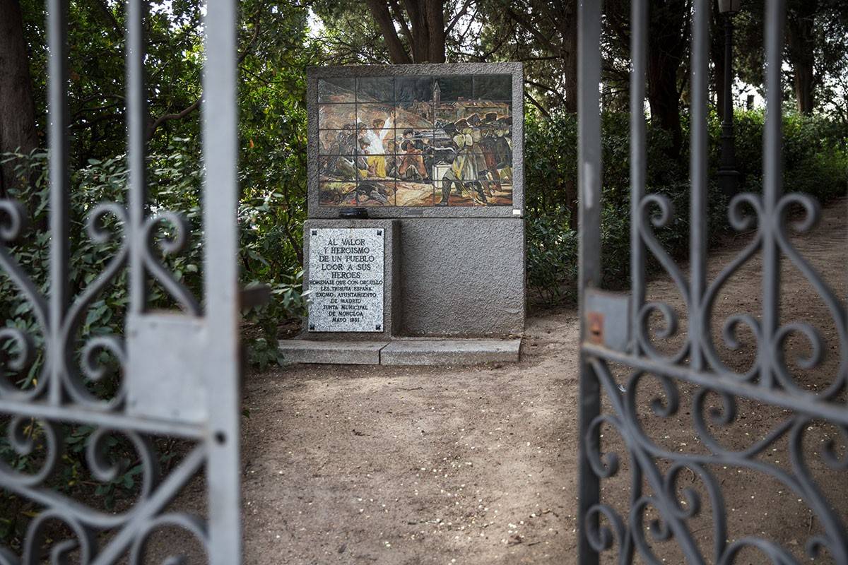 La entrada al cementerio de La Florida en Madrid.