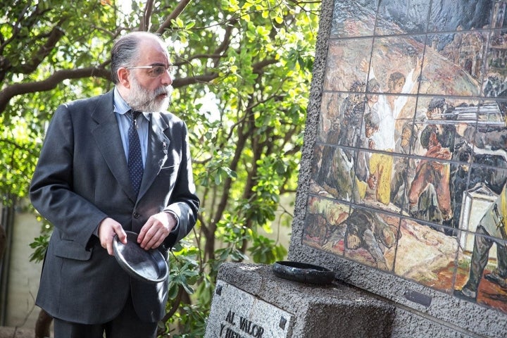 José Luis Sampedro, el guía y presidente de la Sociedad Filantrópica de Milicianos, propietaria del cementerio de La Florida, en Madrid.