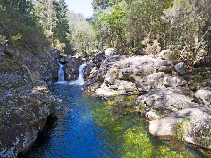 Un oasis para darte un chapuzón en el río Pedrás. Foto: Facebook de Arousa Norte.