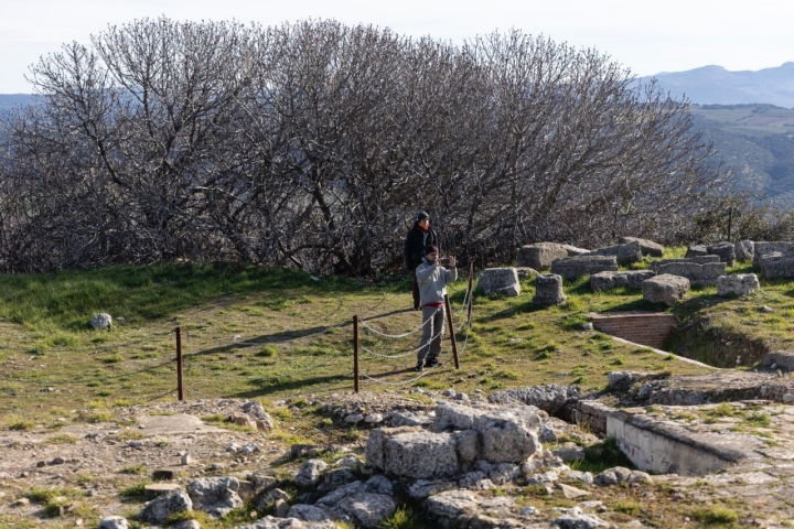 Visita a la ciudad romana de Acinipo en Ronda | Guía Repsol