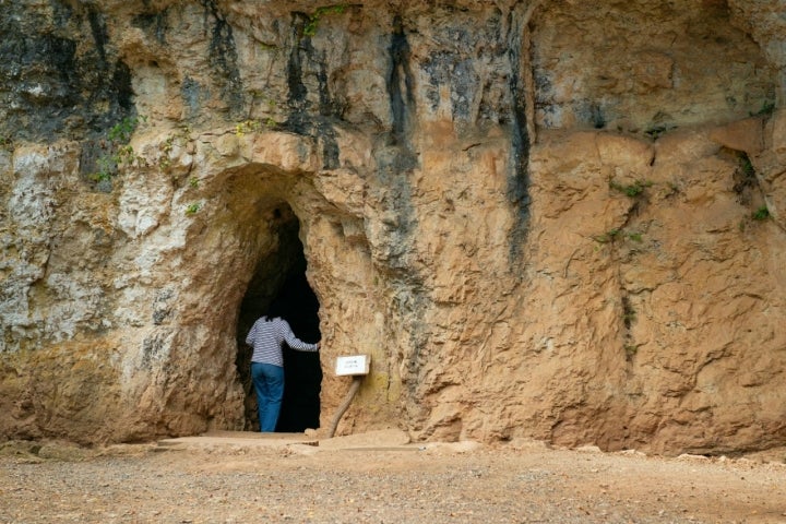Coves del Toll en la comarca del Moianès (Barcelona).