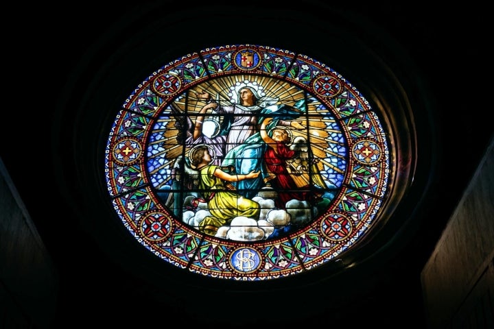 Talla policromada de la Virgen de la Misericordia en la iglesia de Santa María de Moià