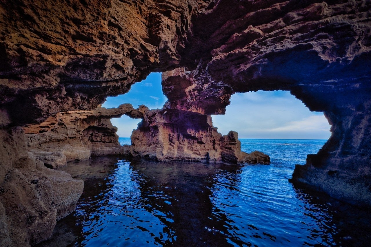 La gruta de aguas cristalinas más deseada de Dénia