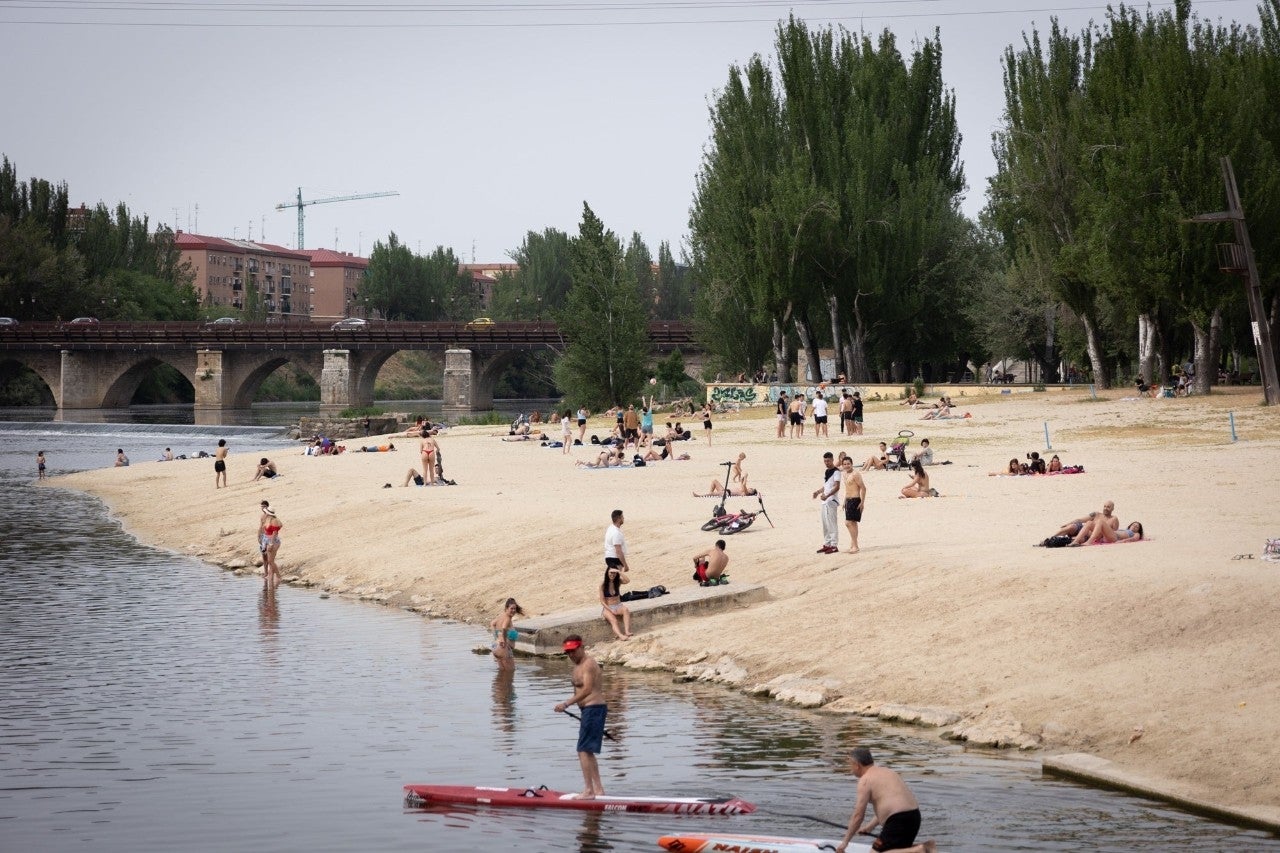 La playa fluvial de Las Moreras es el mejor remedio para el calor vallisoletano.