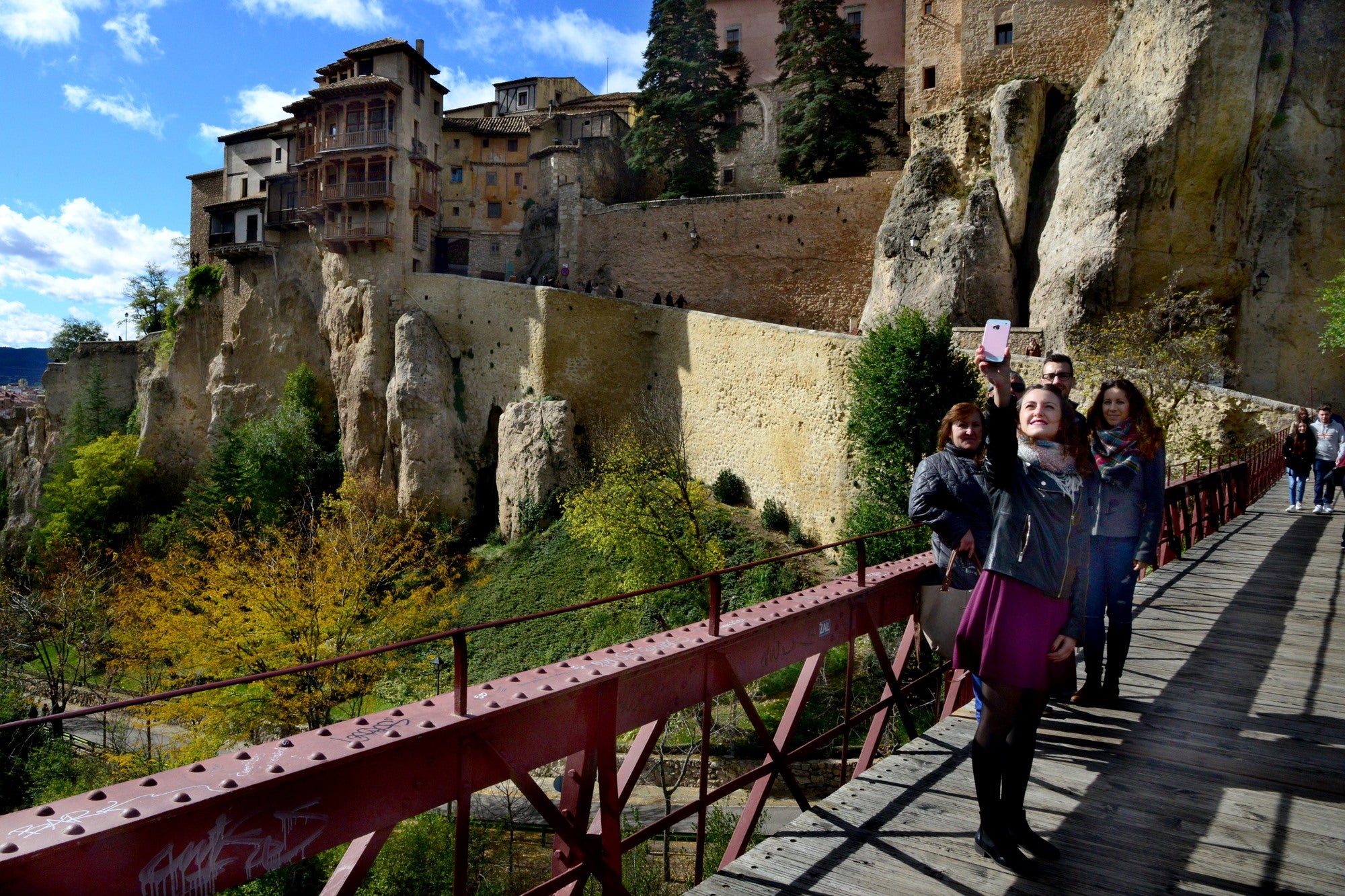 Destinos imprescindibles 2023 Cuenca selfie en el puente