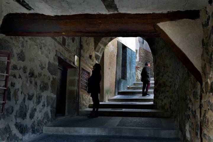 Cuenca: Pasadizo en la Ronda de Julián Romero, casco antiguo de Cuenca. Foto: Alfredo Merino | Marga Estebaranz