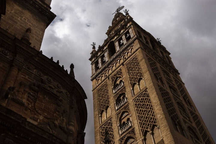 La Giralda una de las principales protagonistas en este escenario de cuento.