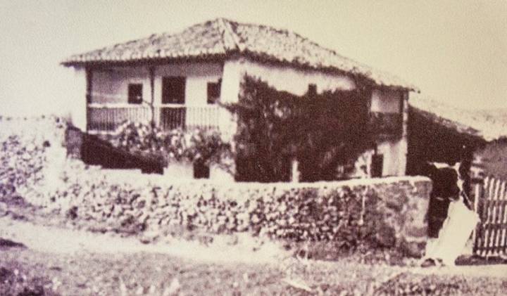 Las Carras, la casona de la familia Bedoya, antes del incendio. (foto del archivo de Ismael Gómez San Honorio).