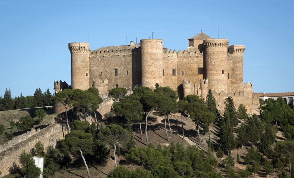 estante Oh talento El Castillo de Belmonte (Cuenca): la casa de Eugenia de Montijo | Guía  Repsol