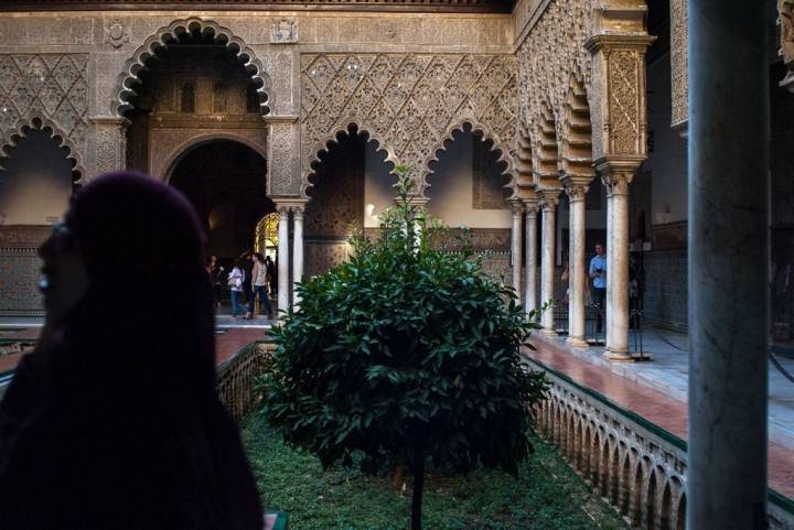 Uno de los rincones del Patio de las Doncellas dentro del Alcázar.