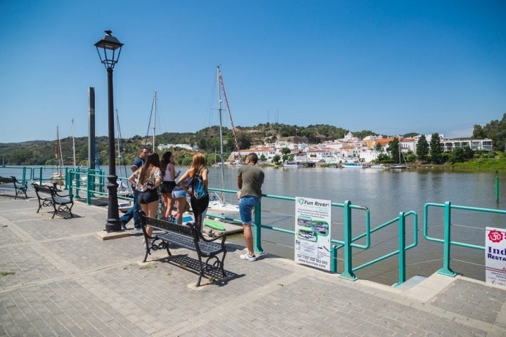 Sanlúcar de Guadiana se ha convertido en destino de familias que buscan un verano diferente.