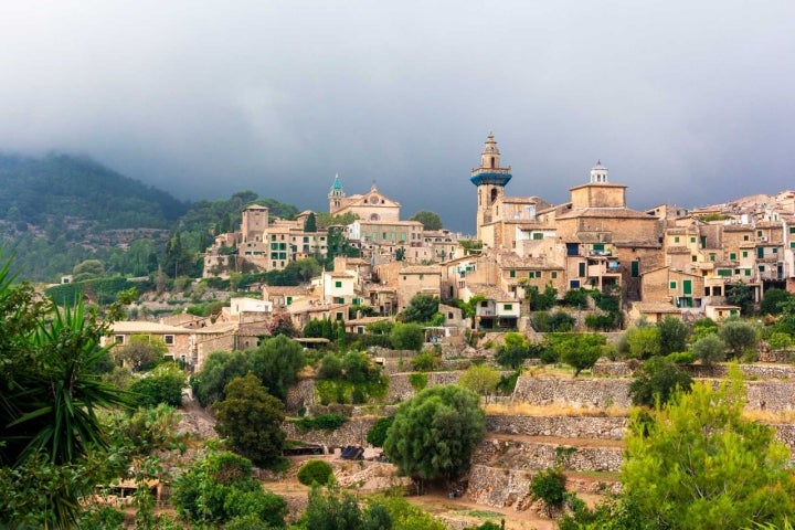 La panorámica del pueblo sorprende al viajero que llega a la sierra. Foto: Shutterstock.