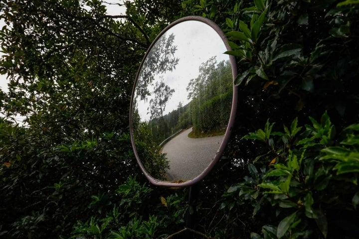 Reflejo de la carretera en el Monte Aloia