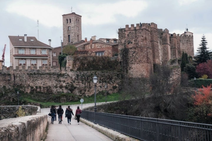 La panóramica desde el Puente del Arrabal o Puente Viejo, imperdible.