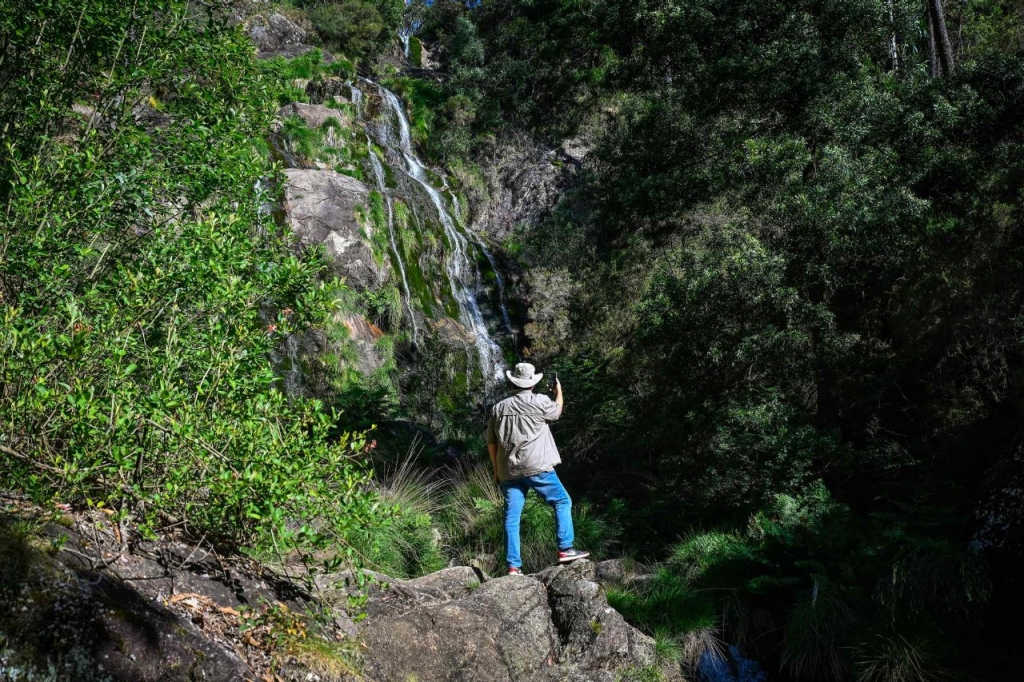 Cascadas serranas a un paso del mar