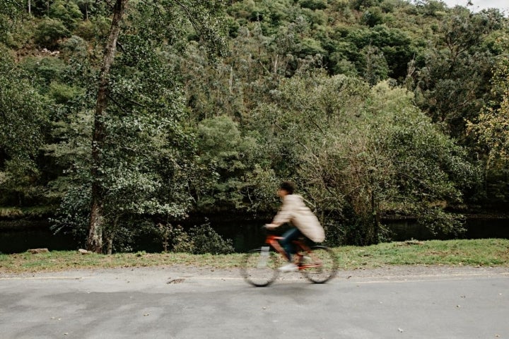 Pueden alquilarse bicis para recorrer algunas rutas.