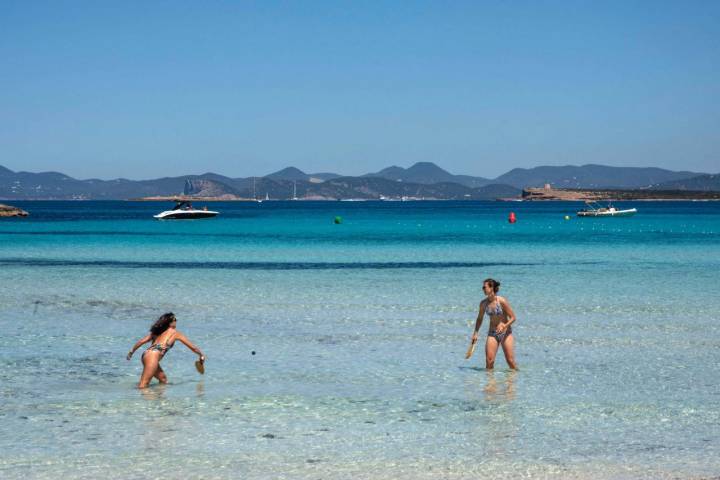 Para nadar o para practicar cualquier deporte acuático, Formentera es el paraíso. Foto: Alfredo Cáliz.