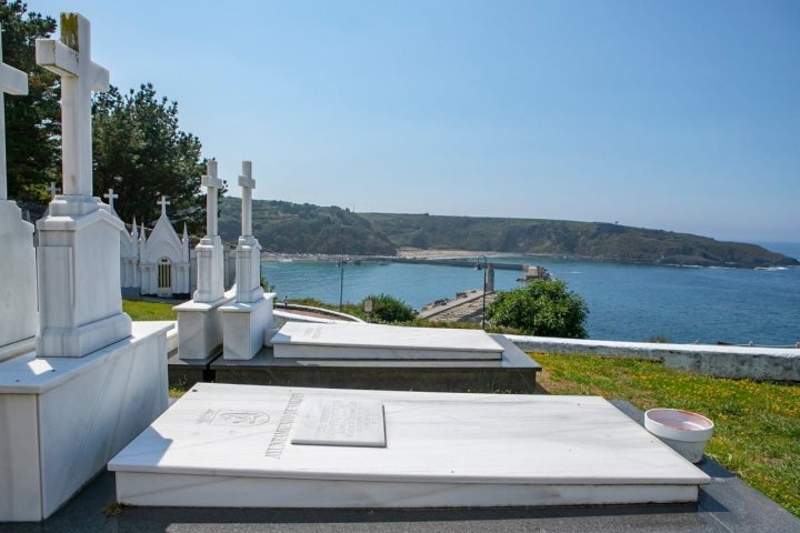 lapida gil parrondo cementerio luarca