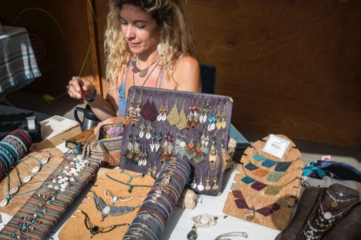 Puesto del Mercado de Artesano en Lajares (Fuerteventura).