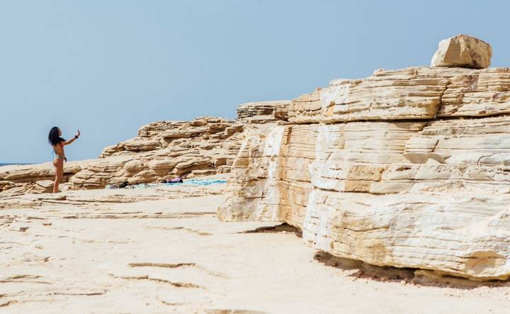 Entre las rocas de Punta Galera, puedes estar prácticamente solo.