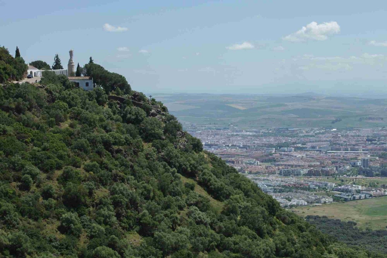 Vistas del Sagrado Corazón desde la Carretera de Las Ermitas con la ciudad de Córdoba a los pies.