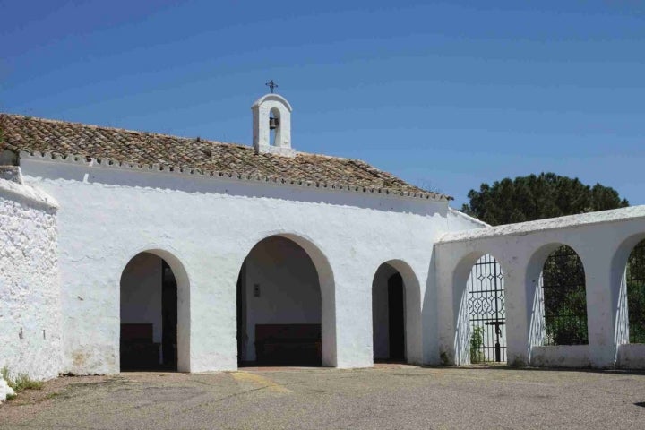 Ermita de Nuestra Señora de Belén, a la entrada del conjunto monumental.