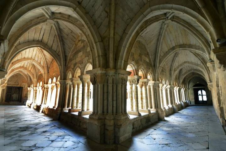 El fotogénico e imponente claustro del Monasterio de Santa María la Real.