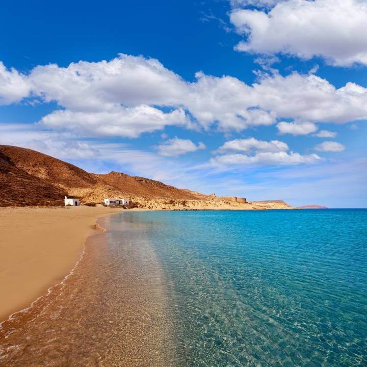 Playa del Playazo (Almería), un auténtico paraíso para los nudistas.