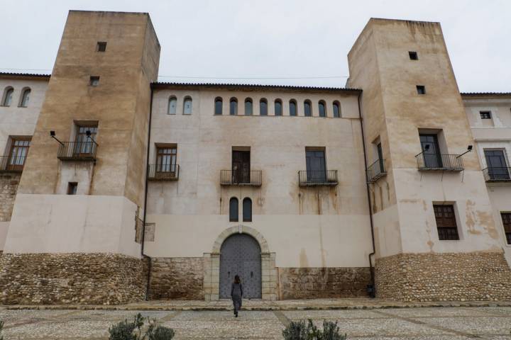 Los Borgia Com. Valenciana Etapa 2 Castillo-Palacio dels Milà i Aragó fachada