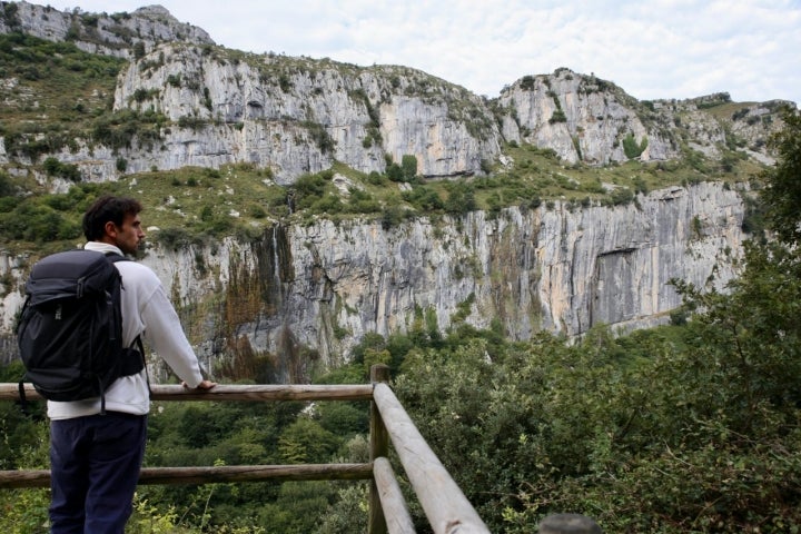 Mirador en los collados del Ansón (Cantabria).