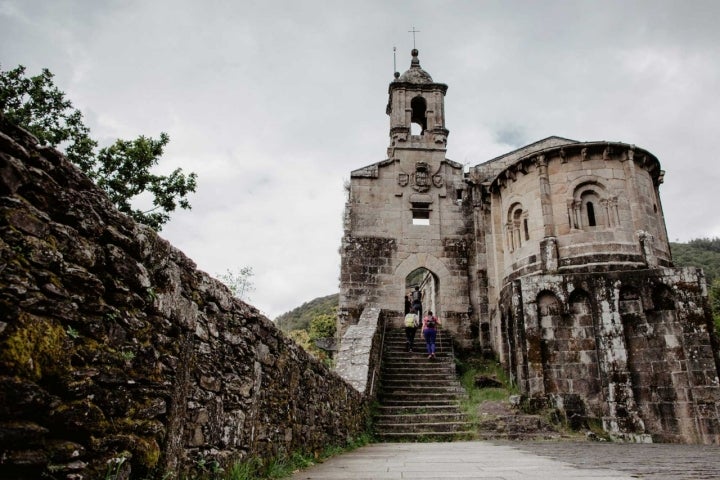 Vista del Monasterio de Caaveiro, en Fragas de Eume.