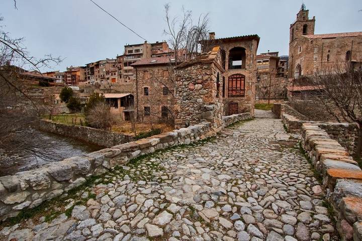 El pueblo de Bagà es uno de los destinos más frecuentados para recoger setas en esta zona. Foto: Shutterstock.