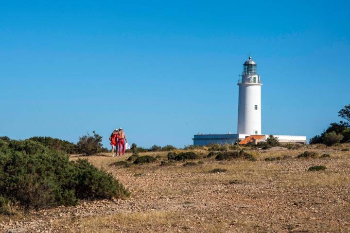 Miradores Formentera: Pareja en el Faro de la Mola